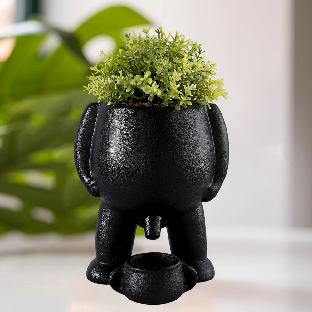 Funny Peeing Retro Resin Flower Pot – Creative Planter with Drainage Holes, Figurine Design for Succulents, Flowers, and Unique Home Décor
