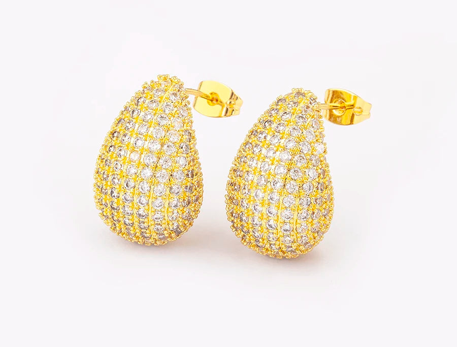 Glossy Waterdrop Zircon Earrings – Lightweight Chunky Gold or Silver Hoops with Hollow Design for Trendy Women’s Fashion Jewelry Looks