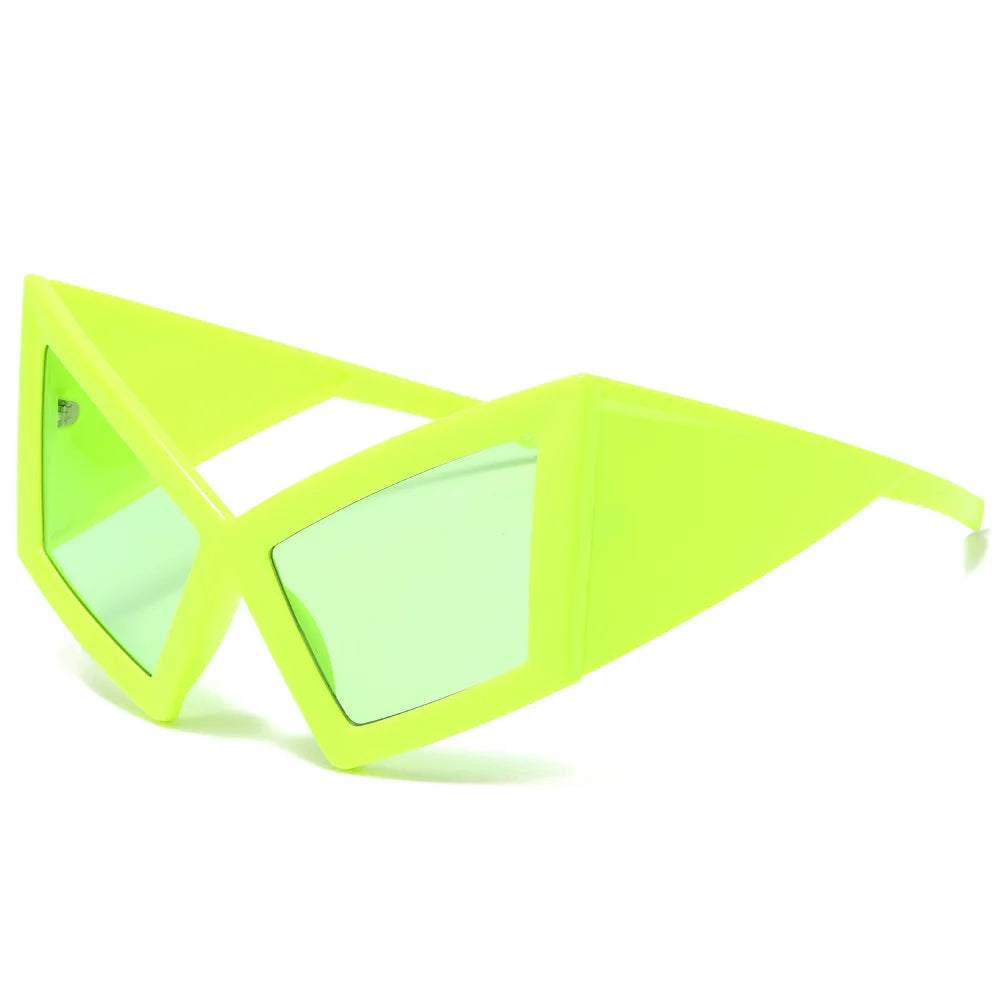 Fashion Oversized Cat Eye Sunglasses – UV400 Retro Gradient Shades for Women and Men with Wide Legs and Bold Style